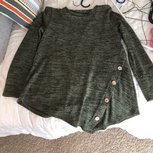 green long sleeve top!!